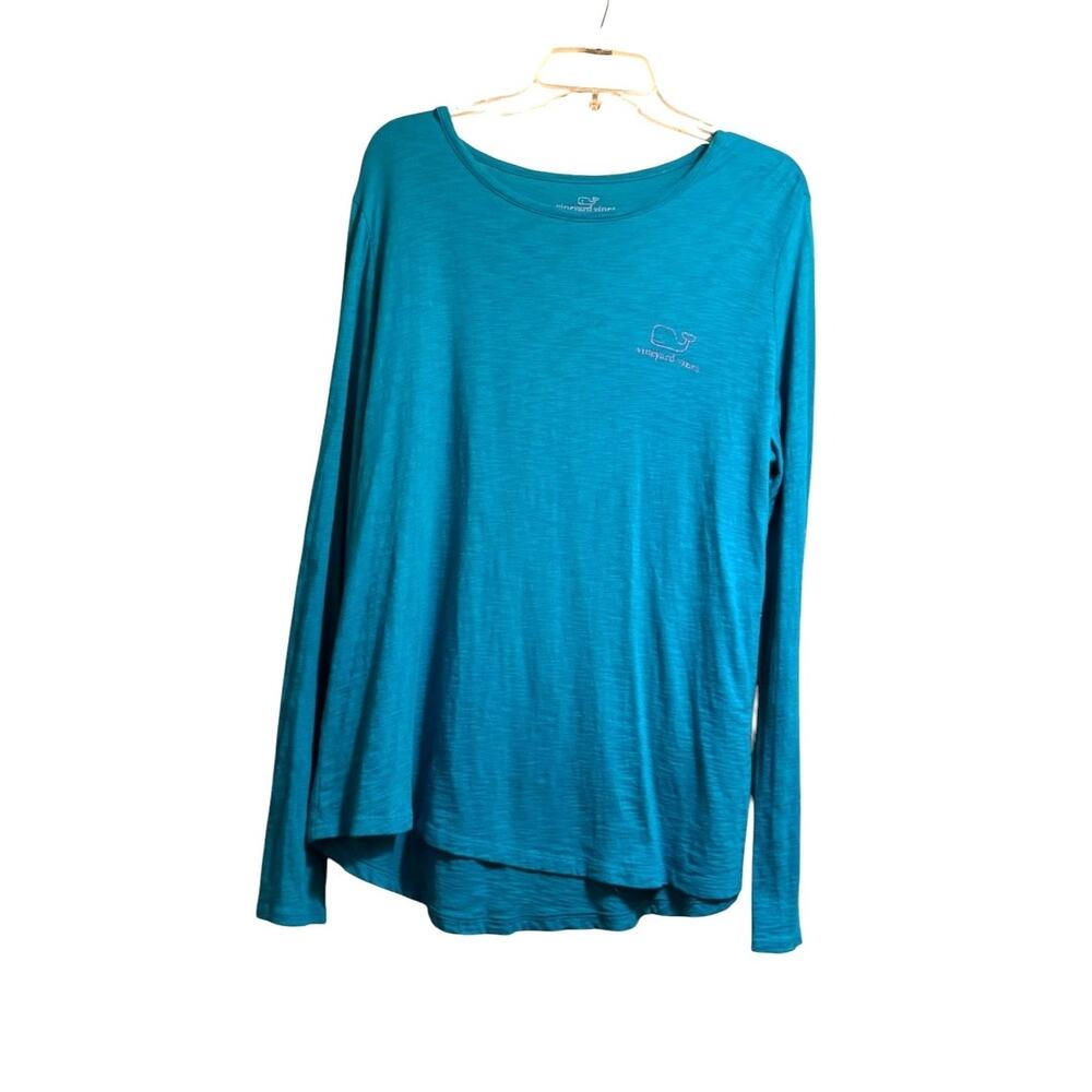 Vineyard Vines Women's  Large Long-Sleeve T-Shirt in a lightweight Cotton knit.